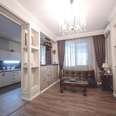 Under The Mountain Apartment Tbilisi Exterior photo