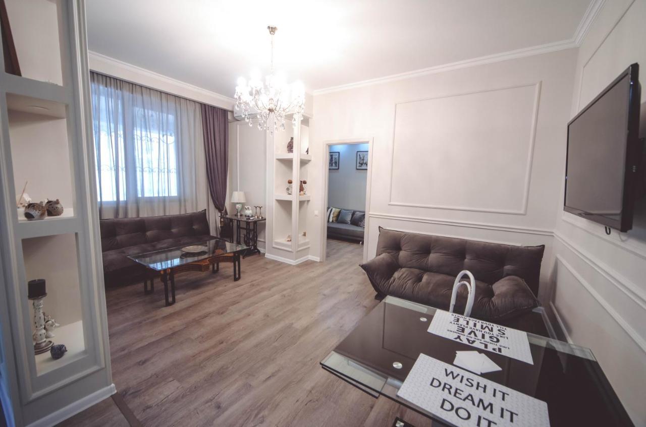 Under The Mountain Apartment Tbilisi Exterior photo