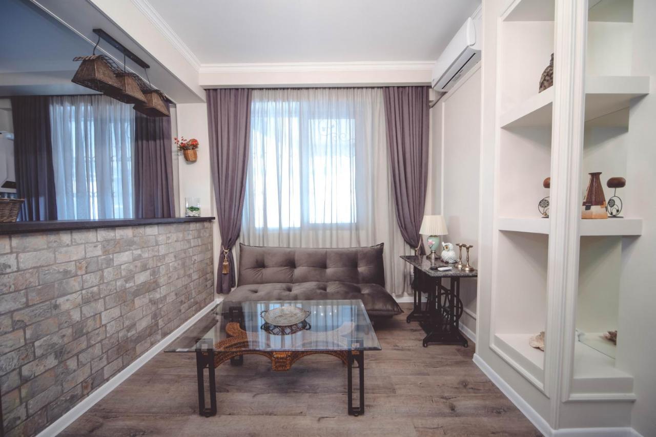 Under The Mountain Apartment Tbilisi Exterior photo